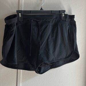 Athleta Black Athletic Shorts Sleek Form-Fitting Design
